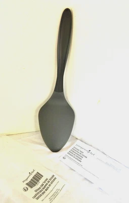 Pampered Chef ~NEW~ SILICONE EGG TURNER - Unique Shape - Heat Safe - Strong - Image 1 of 4
