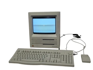 Vintage Apple Macintosh SE M5010 with keyboard and mouse, READ _ - Picture 1 of 4