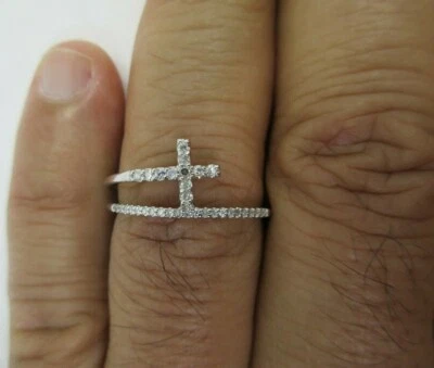 Anillo Cruz Diamante Oro Blanco 10K = 1/3 Quilate D-SI1/VS2 Valor = $2,750 Foto 1 de 4