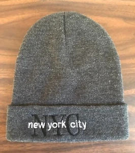 BONNET ACRYLIQUE NEW YORK CITY "NYC LOGO" GRIS ANTHRACITE UNISEXE NEUF SANS ÉTIQUETTE - Photo 1/2