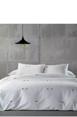 New Calvin Klein White Blue Floral Clone Full/Queen Duvet and Shams Set 3pc - Image 1 of 4