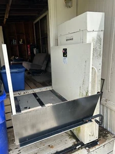 highlander by harmar residential wheelchair lift just needs cleaned  - Picture 1 of 5