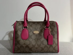 Coach F34084 Borsa a tracolla firmata Mini Bennett (IM/Kaki/Rosa Rubino) - Foto 1 di 6