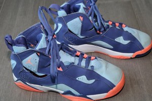 NIKE AIR JORDAN TRUE FLIGHT GIRLS BASKETBALL SHOES  342774-500 PURPLE DUST 3.5Y
