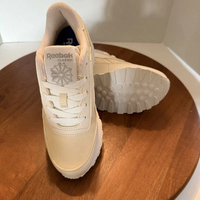 Reebok Classic Renaissance Women's Sz 5/Youth 3-3.5  New In Box. White/Steel - Image 1 of 4