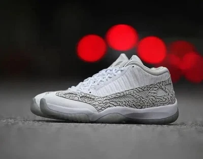 Nuevo en caja DS Talla 13 Air Jordan 11 Retro Bajo IE 'Cobalto' 2015 - Blanco/Cemento 306008-102 Foto 1 de 4