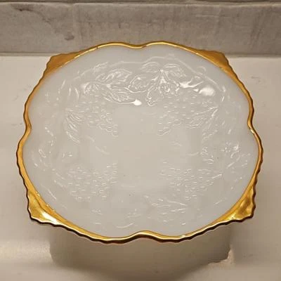 Cuenco vintage de vidrio de leche Foto 1 de 4