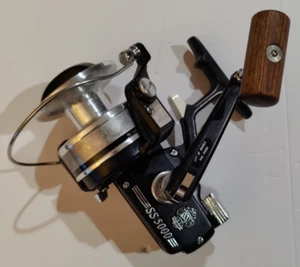 Vintage Daiwa SS 5000 Spinnrolle Salzwasser Holzgriff Made in Japan Seiko - Bild 1 von 17