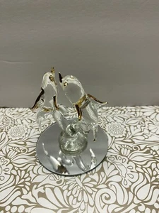 Vintage 2 Glas Delfine mit Goldrand auf Spiegelfuß tolles Geschenk Neu im Karton - Bild 1 von 9