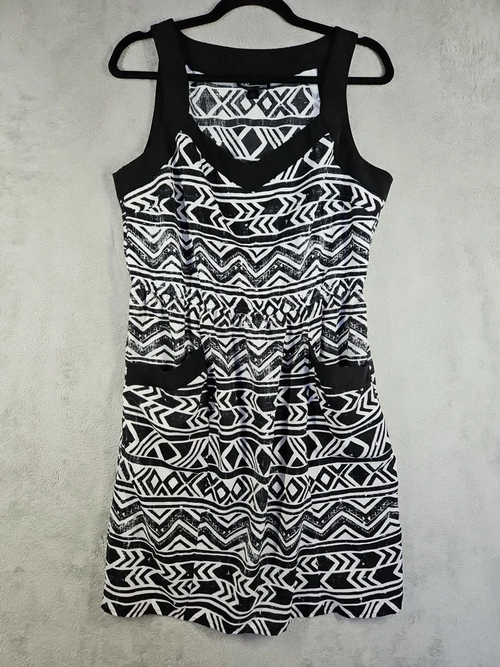 AGB Mujeres Blanco y Negro Sin Mangas Geométrico Cambio Vestido Bolsillos Talla P/L Usado en Excelente Condición Foto 1 de 4