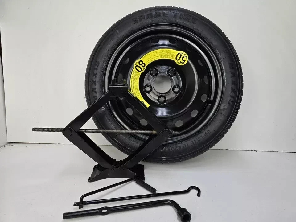 NEUMÁTICO DE REPUESTO CON KIT JACK 16" SE ADAPTA A: 2010-2017 KIA SOUL AND SOUL EV COMPACTO DONUT Foto 1 de 4
