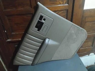 Panel de puerta trasera izquierda conductor Chevy Blazer GMC Jimmy Bravada 1986-1994 bronceado OEM Foto 1 de 4