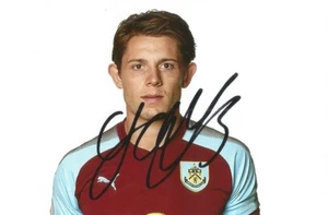 BURNLEY: JAMES TARKOWSKI SIGNED 6x4 2017/2018 PORTRAIT PHOTO+COA - Picture 1 of 1