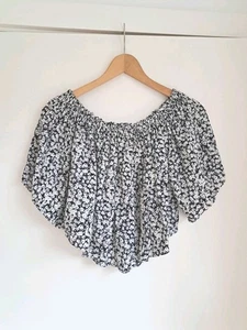 Zara Trafaluc Crop Blouse Top Size S Floral Dip Hem Silver Button Back Blue Mix - Picture 1 of 21