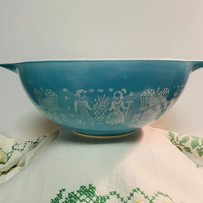 Vintage Pyrex Turquoise Amish Butterprint 4 Qt 444 Cinderella Mixing Bowl - Image 1 of 4
