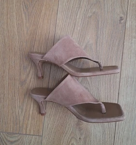 Bnwot Zara Camel Coloured Leather Thong Mules Size 3 - Picture 1 of 3