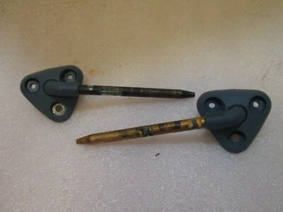 94 95 96 SOPORTES PARASOL INTERIOR OLDSMOBILE CUTLASS CERA Foto 1 de 4