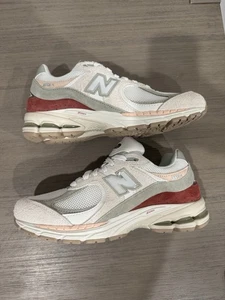 New Balance 2002RJF Größe 7M/8,5W Brandneu - Bild 1 von 8