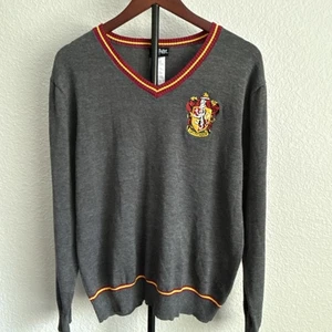 Harry Potter Wizzard Sweater Herren Medium Pullover V-Ausschnitt Gryffindor Patch - Bild 1 von 12