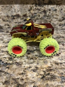 Spin Master Monster Jam El Toro Loco Zombie Vs Hunter Truck New 1:64 - Picture 1 of 5