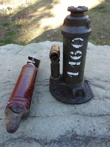 ancien cric voiture militaire extincteur automobile bouillon - Photo 1/12