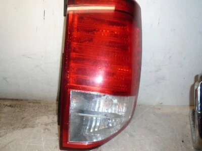 Luz trasera izquierda del lado del conductor Kia Sedona 2006-2009 Foto 1 de 4