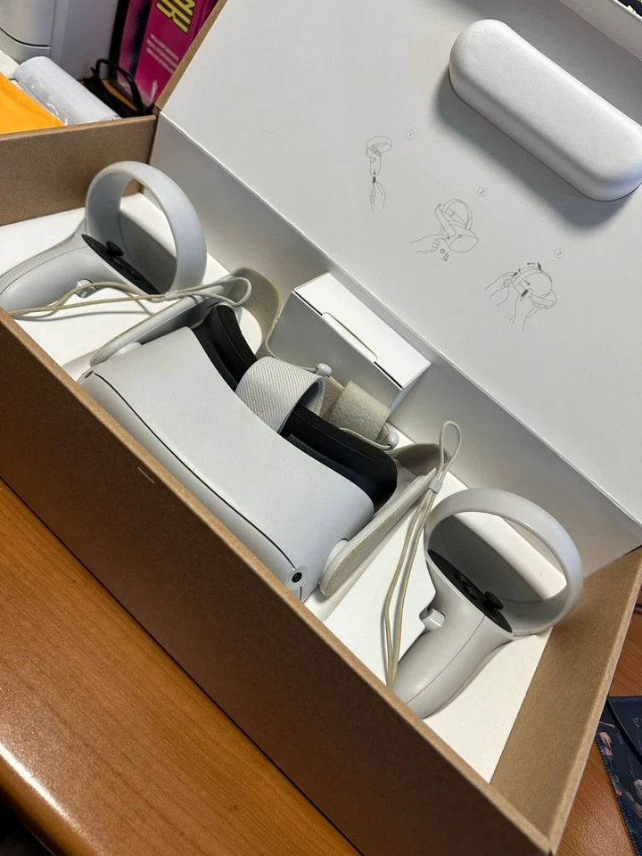 Oculus Meta Quest 2 Visore VR 128 Gb - Immagine 1 di 4