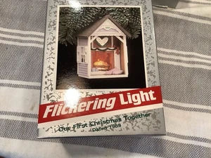 Hallmark Keepsake Magic Our First Christmas 1989 + Box flackerndes Licht Ornament - Bild 1 von 1