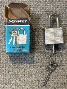 Vintage NOS Master Lock #9 im Originalkarton mit zwei Schlüsseln - Bild 1 von 15