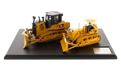 DIECAST MASTERS, Pacchetto Evoluzione Bulldozer CATERPILLAR D7C e D7E, 1/50, ... - Immagine 1 di 2