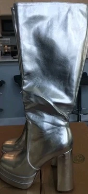 Fantasia de discoteca hippie prata GoGo Dancer anos 60 anos 70 joelho botas oi tamanho 8 - Imagem 1 de 4