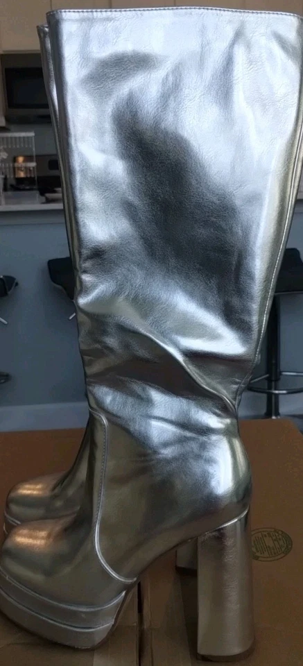 Plata GoGo Bailarina Años 60 70 Hippie Disco Disfraz Botas hasta la Rodilla Talla 8 Foto 1 de 4