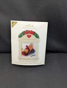 Hallmark Keepsake Adorno de Navidad 2012 Nuestra Primera Navidad Juntos - Imagen 1 de 1