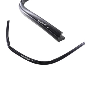 Guarnizione Inferiore Porta per Lavastoviglie Ariston Indesit Hotpoint LFK7M124I - Foto 1 di 7