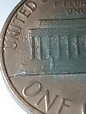1983 Error Lincoln Memorial Cent. Reverse Die Crack, Doubling, and Lamination. - Image 1 of 4