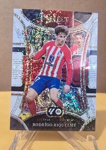 2023-24 Panini Select Serie A RODRIGO RIQUELME *WHITE SPARKLE PRIZM* #111 - Foto 1 di 2