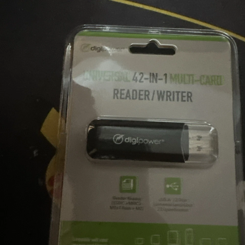 Digipower Universal 42-in-1 Multi Card Reader/ Writer DP-MCR4 - Image 1 of 2