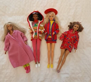 1990 Lotto Barbie e Christie Benetton, Outfit Benetton Mattel - Foto 1 di 12