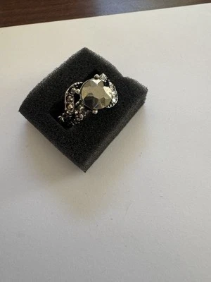 Anillo de hematita Blockbuster Boom Joyería Paparazzi Foto 1 de 2