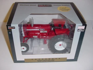 1/16 Cockshutt 1800 Wide Front Tractor NIB! 2015 WNAX 93 Years of Broadcasting! - Picture 1 of 4