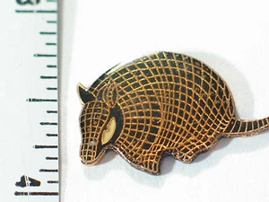 Armadillo Pin , Vintage Enamel Armadillo Pin, (**) - Picture 1 of 1