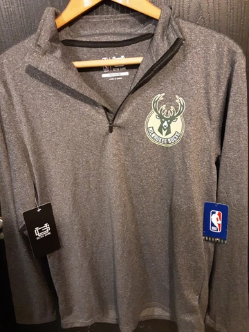 Milwaukee Bucks Ultra Game Zip Up Sweater Cover