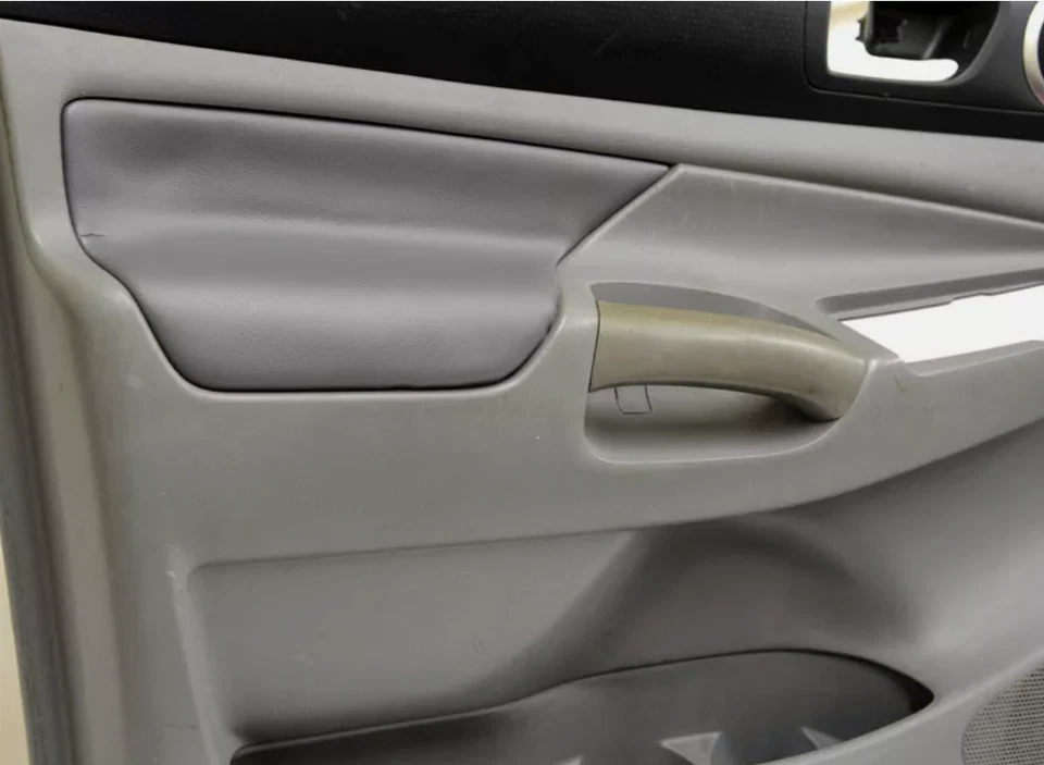 Interior gris oscuro para Toyota Tacoma 2005-2015 cuero panel puerta reposabrazos cubierta Foto 1 de 3