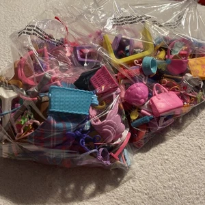 Barbie Moda Muñeca Tamaño Accesorios Lote 2 Bolsas-toneladas De Piezas!!    #464 - Imagen 1 de 5