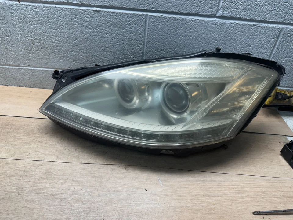 MERCEDES BENZ S550 S65 S600 OEM LEFT DRIVER SIDE XENON HID HEADLIGHT LIGHT LAMP - Image 1 of 4