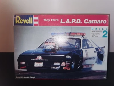 Revell Tony Foti's L.A.P.D. Camaro Revell | No. 7423 | 1:24 pro stock - Immagine 1 di 4