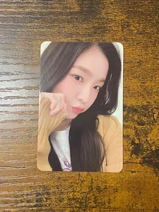 Red Velvet Irene Like a Flower Photocard  - Picture 1 of 2