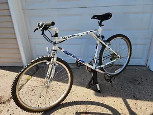 VINTAGE 1992 GT AVALANCHE ALL TERRA - COMPLETELY ORIGINAL GT MOUNTAIN BIKE 22" - Picture 1 of 20