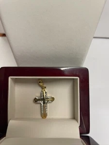 Solid 18ct yellow gold Cross with 18 zircons. Weight 7 gms. - Picture 1 of 2
