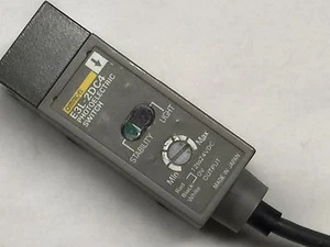 Omron - E3L-2DC4 Photoelectric Switch - Used as Pictured - Picture 1 of 1